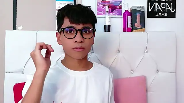 Ethan Westt online show from February 3, 2026, 8:25 pm