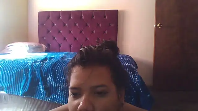 Snapshot of Valeria_Tiffany chatting on October 3, 2025, 6:09 pm Valeria Tiffany online show from October 3, 2025, 6:09 pm