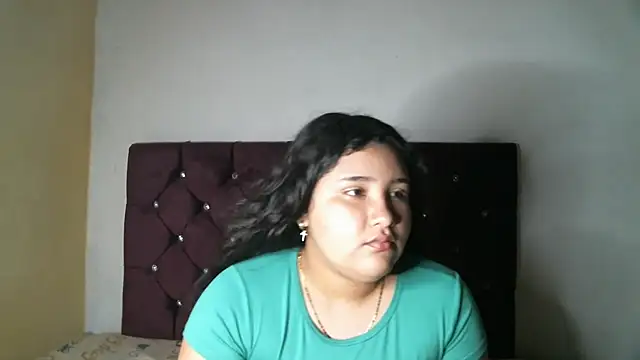 Snapshot of Valeria_Tiffany chatting on November 8, 2025, 10:02 pm Valeria Tiffany online show from November 8, 2025, 10:02 pm