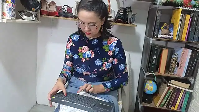 Amadamilf1980 online show from June 11, 2026, 9:56 pm