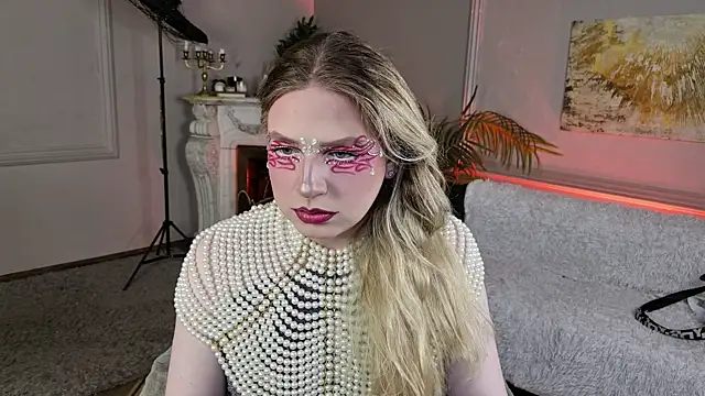 Jes Solar online show from June 19, 2026, 8:58 pm