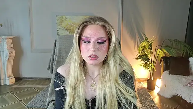 Jes Solar online show from August 5, 2026, 9:42 pm
