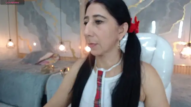 nei girl online show from March 9, 2026, 11:58 am