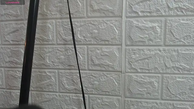 nei girl online show from November 29, 2025, 11:43 am