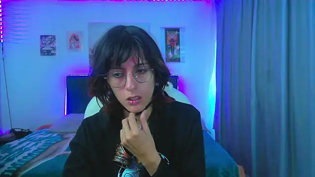 Snapshot of goth_minerva chatting on July 6, 2026, 1:29 pm goth minerva online show from July 6, 2026, 1:29 pm