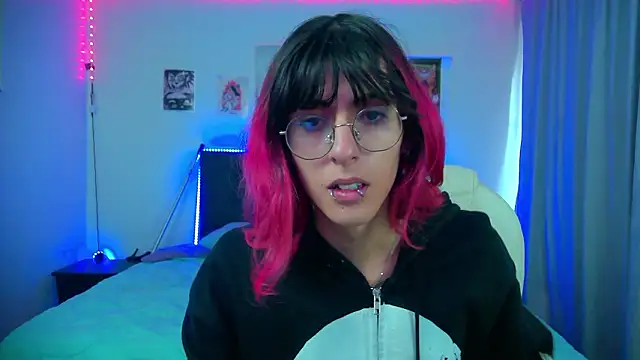 Snapshot of goth_minerva chatting on February 23, 2026, 1:33 pm goth minerva online show from February 23, 2026, 1:33 pm