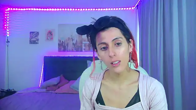 goth minerva online show from April 28, 2026, 1:37 pm