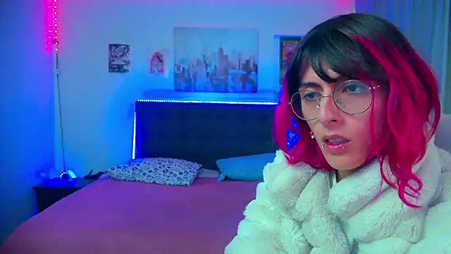 Snapshot of goth_minerva chatting on February 17, 2026, 1:52 pm goth minerva online show from February 17, 2026, 1:52 pm