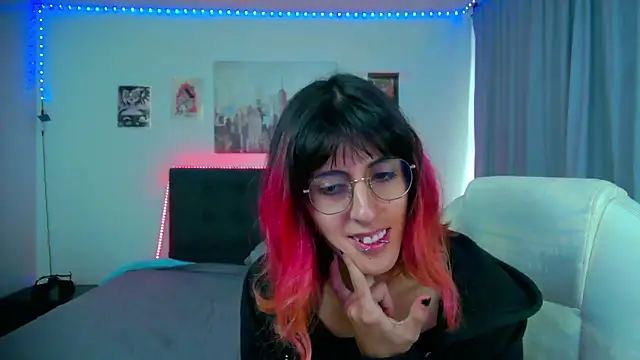 Snapshot of goth_minerva chatting on March 19, 2026, 1:44 pm goth minerva online show from March 19, 2026, 1:44 pm