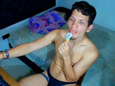 Snapshot of kevinkewman chatting on August 2, 2026, 10:46 am kevinkewman online show from August 2, 2026, 10:46 am