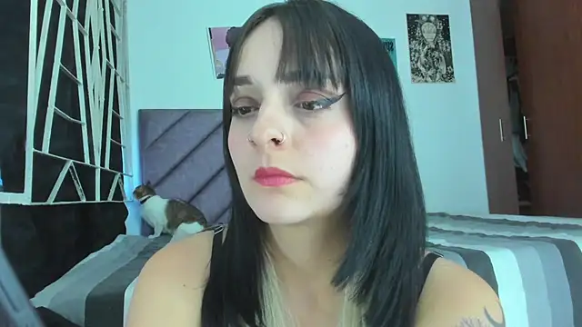 Snapshot of KARINNA__RAVEN chatting on February 19, 2026, 11:12 pm KARINNA RAVEN online show from February 19, 2026, 11:12 pm