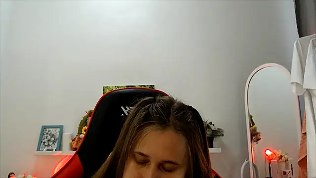 Lucky Lana online show from May 22, 2026, 2:42 am