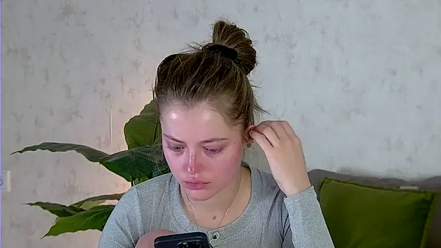 AshleyD  online show from October 25, 2025, 3:06 am