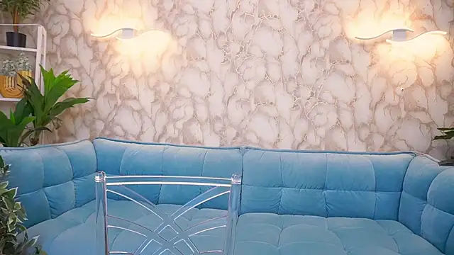 LuxSopphia online show from November 14, 2025, 8:12 pm