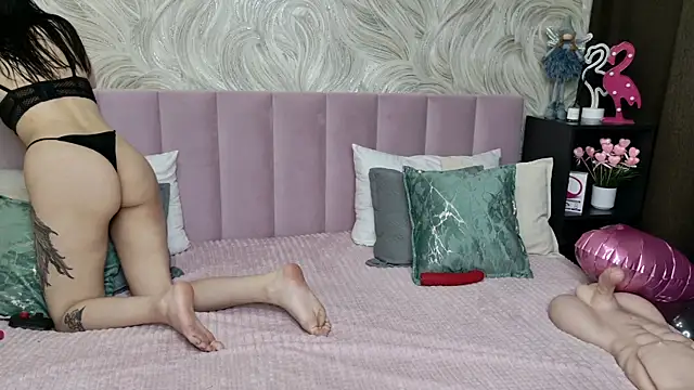 CarolineTenders online show from October 22, 2025, 1:16 am