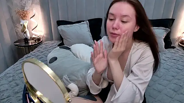 CarolineTenders online show from June 29, 2026, 1:23 am