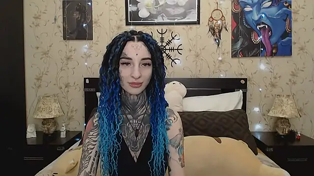 Snapshot of Velvetbat chatting on March 3, 2026, 6:53 am Velvetbat online show from March 3, 2026, 6:53 am