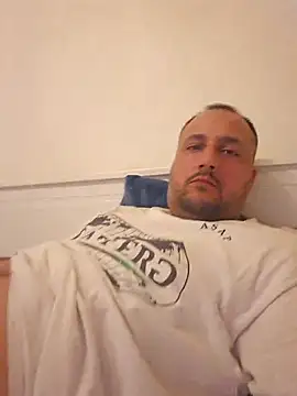 hotmalerobinson1 online show from July 27, 2026, 7:10 pm