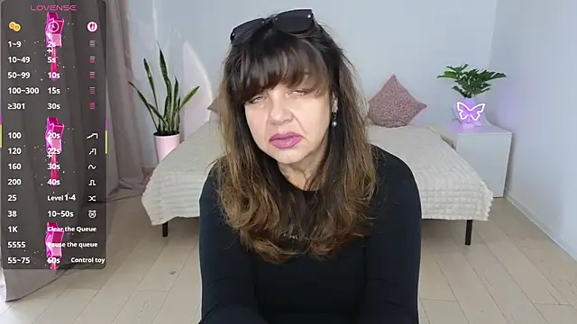 Snapshot of Nika_Light chatting on November 24, 2025, 11:21 am Nika Light online show from November 24, 2025, 11:21 am