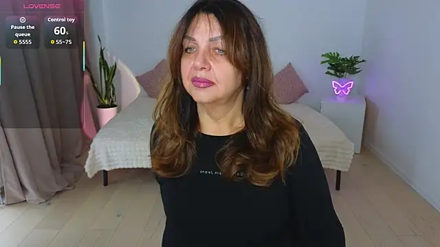 Snapshot of Nika_Light chatting on November 9, 2025, 11:25 am Nika Light online show from November 9, 2025, 11:25 am