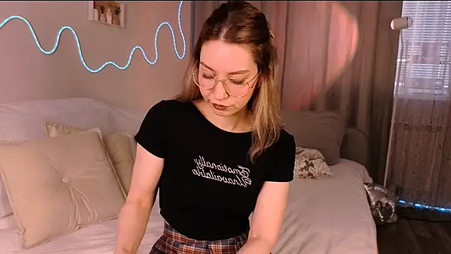 Lilo Sims online show from October 16, 2025, 5:59 am