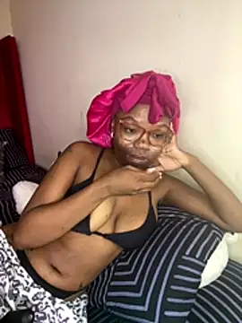 YummyMelanin117 online show from December 23, 2025, 7:18 am