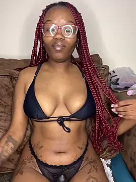 YummyMelanin117 online show from May 5, 2026, 3:59 pm