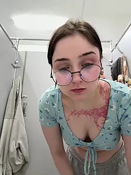 bambi lu online show from April 22, 2026, 4:08 am