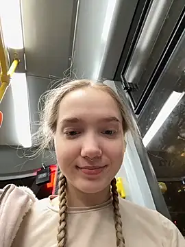 bambi lu online show from November 19, 2025, 5:35 pm