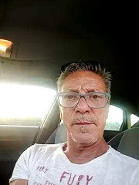 Deddyitalia3 online show from June 17, 2026, 5:56 pm
