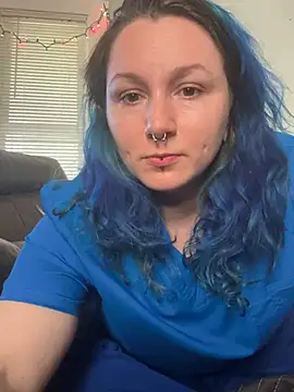 oliviahazee online show from May 7, 2026, 7:28 pm