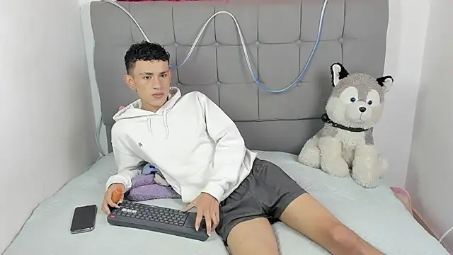 Snapshot of jeims_hotboy chatting on July 11, 2026, 2:28 pm jeims hotboy online show from July 11, 2026, 2:28 pm