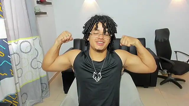 samxx muscle online show from May 18, 2026, 2:44 pm