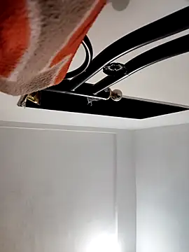 Snapshot of UAjit chatting on October 4, 2025, 5:25 pm UAjit online show from October 4, 2025, 5:25 pm