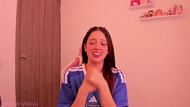ImBunnyNova online show from June 20, 2026, 4:23 pm