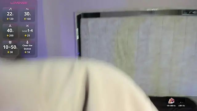 Elaine87  online show from October 29, 2025, 8:41 pm