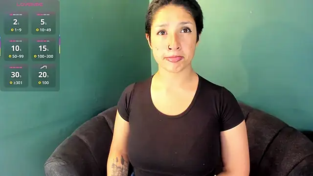 Elaine87  online show from November 15, 2025, 9:30 pm