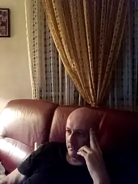 Alexis Bull online show from September 14, 2025, 9:59 pm