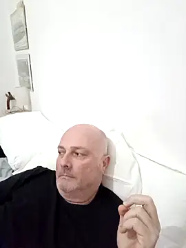 Alexis Bull online show from March 4, 2026, 5:53 pm