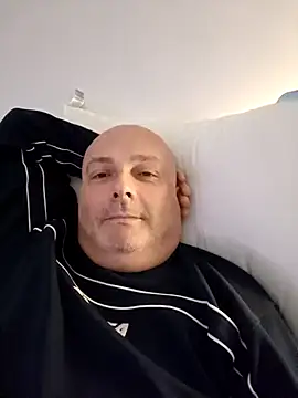 Alexis Bull online show from March 19, 2025, 8:34 am