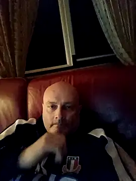 Alexis Bull online show from February 19, 2026, 11:45 pm