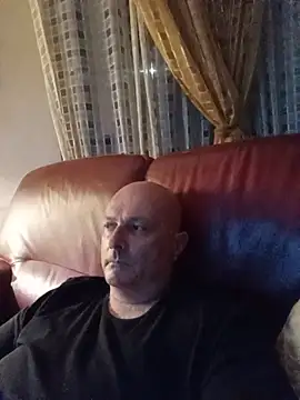 Alexis Bull online show from June 16, 2026, 10:43 pm