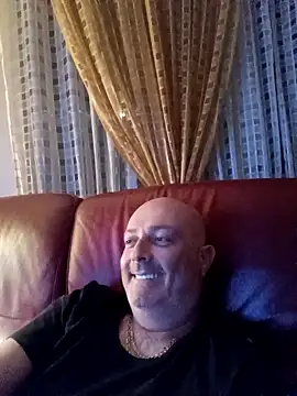 Alexis Bull online show from October 15, 2025, 10:18 pm