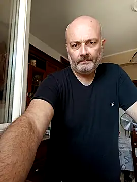 Alexis Bull online show from September 21, 2025, 10:31 am