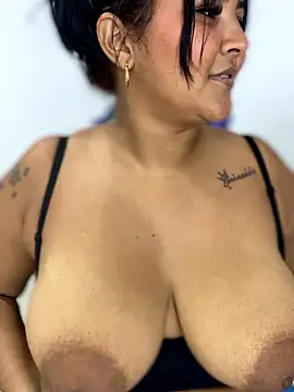 sashaoficial  online show from January 18, 2026, 8:45 pm