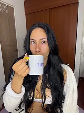 ArianaReynoldss online show from March 3, 2026, 10:22 am