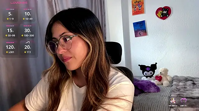 emma  bell  online show from September 17, 2025, 9:39 pm