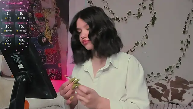 secret princess online show from March 21, 2025, 5:54 am