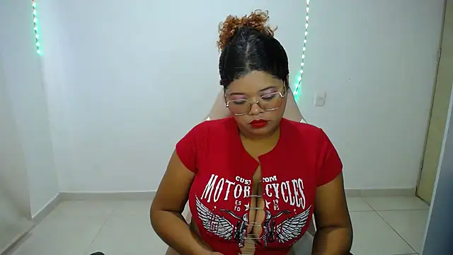 natalietits1 online show from December 3, 2025, 5:45 pm