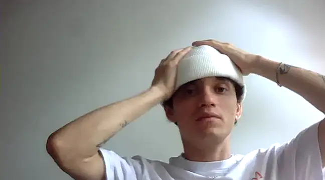 santihot089 online show from March 20, 2025, 7:14 pm